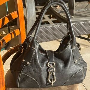 Dooney & Bourke black Pebble grain leather satchel handbag gold/black logo lock